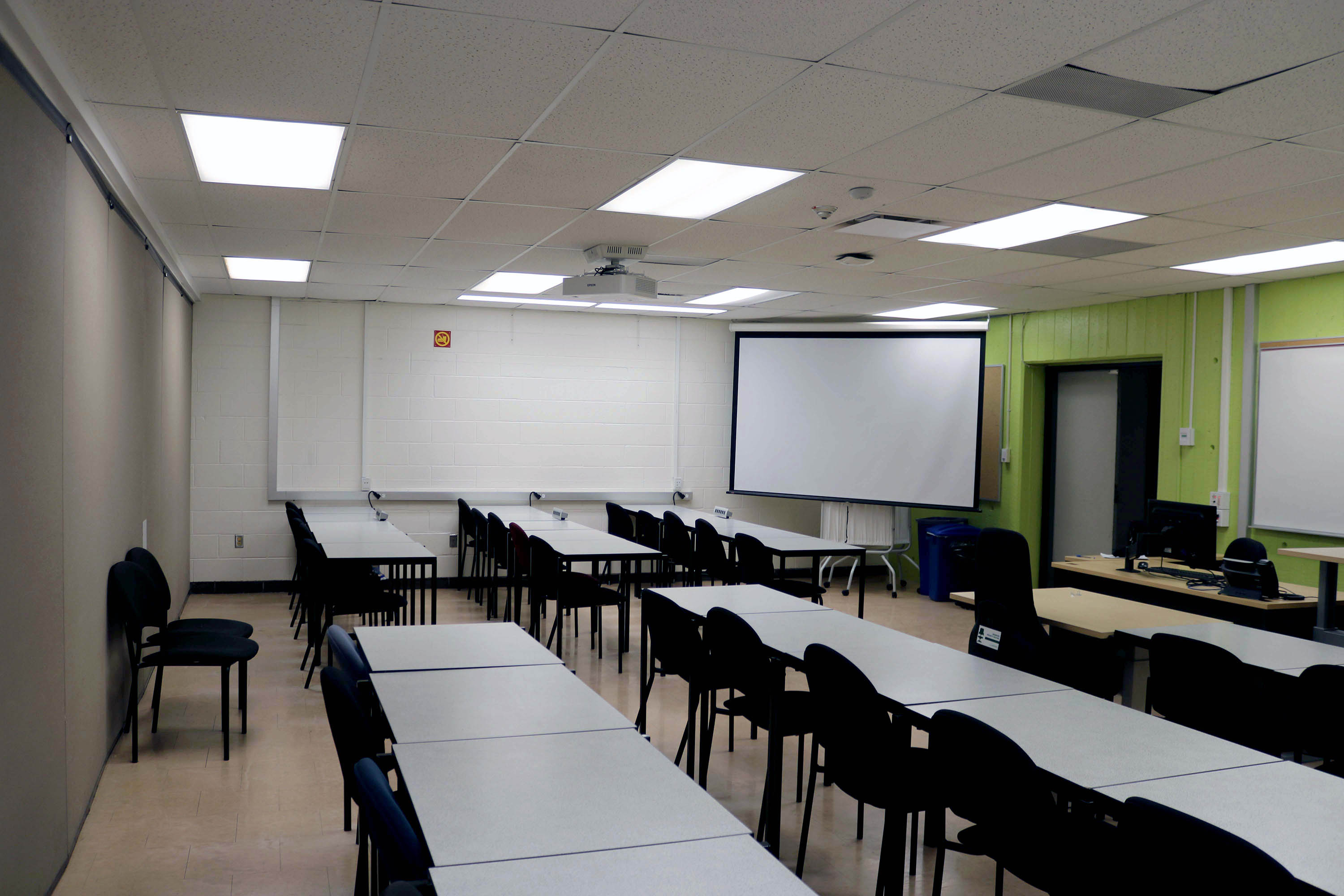 Photo of room B185- side view